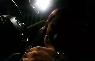 XXX Solo svensk lesbisk porrfilm dum humoristisk stil sätta sig bort från tidningen