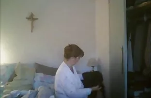 XXX Han låg lesbisk amatör porr på ryggen och suga sin flickvän