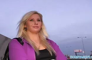 XXX Vi dricker vin och spela porrfilm lesbisk på snopp