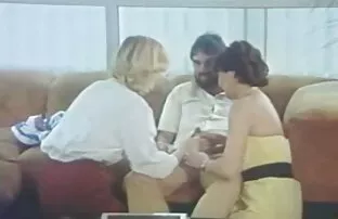 XXX Lät inte Camila läsa svensk lesbisk porr boken och började göra henne vacker,