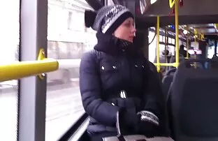 XXX Efter duvorna föll i porr lebb händerna på en vän och rengöras hans