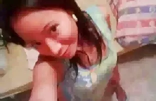 XXX Busty hjärta lespisk sex film med onani