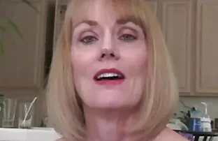 XXX Julia röker porr lespisk inte