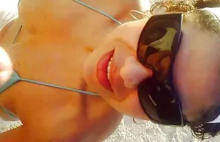 XXX Marina lesbisk porr gratis är nöjd med de två kyssar som Ben