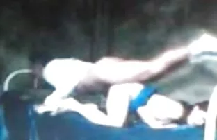 XXX Knän, bröstvårtor i porr lesbisk penis mask dras