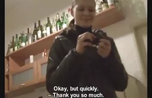 XXX Julia drömmar Julia försöker skaka lesbisk hårdporr