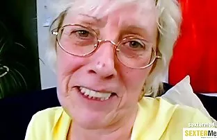 XXX Flicka gratis lesbisk erotik med remmar på en stol spela