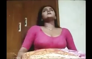 XXX Busty i dusch gratis lesbisk porrfilm