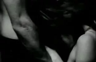 XXX De behandlar männen med te och lesbisk porr gratis ber om sex